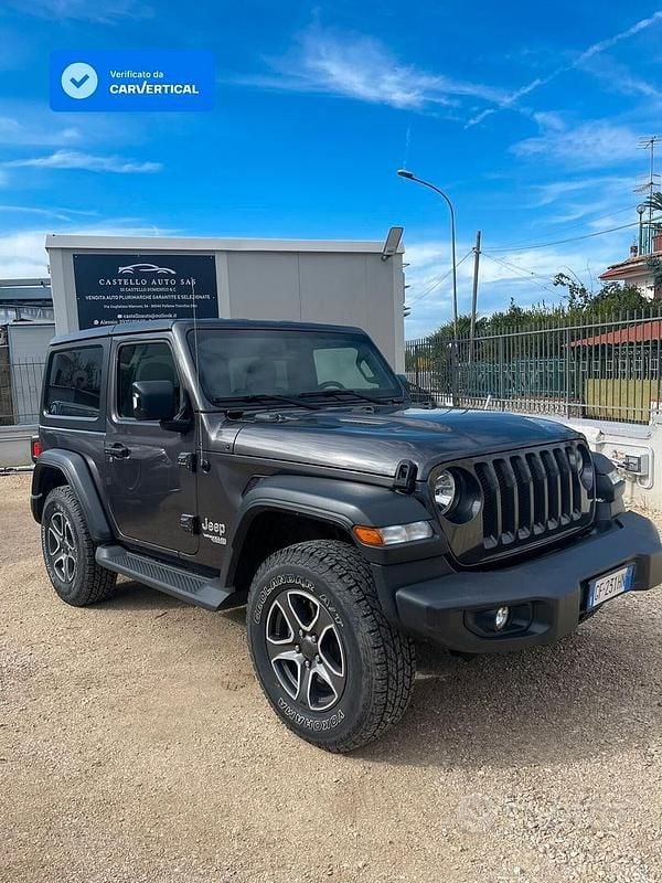 Grigio Usata 2021 Jeep Wrangler Sport SUV | 38.299 € (Super prezzo) - Immagine 1/4