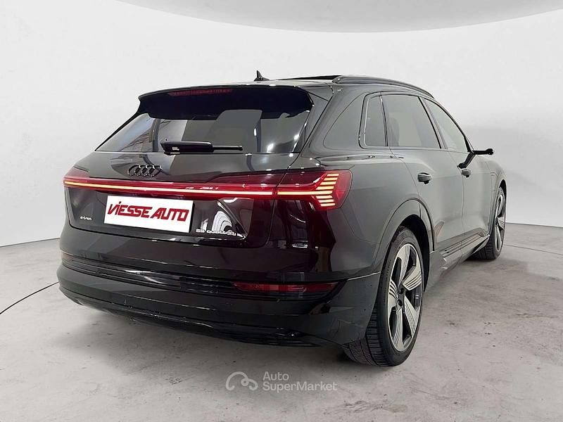 Usata Audi e-tron Ambiente 300 kW (408 CV) 2020 Nero SUV