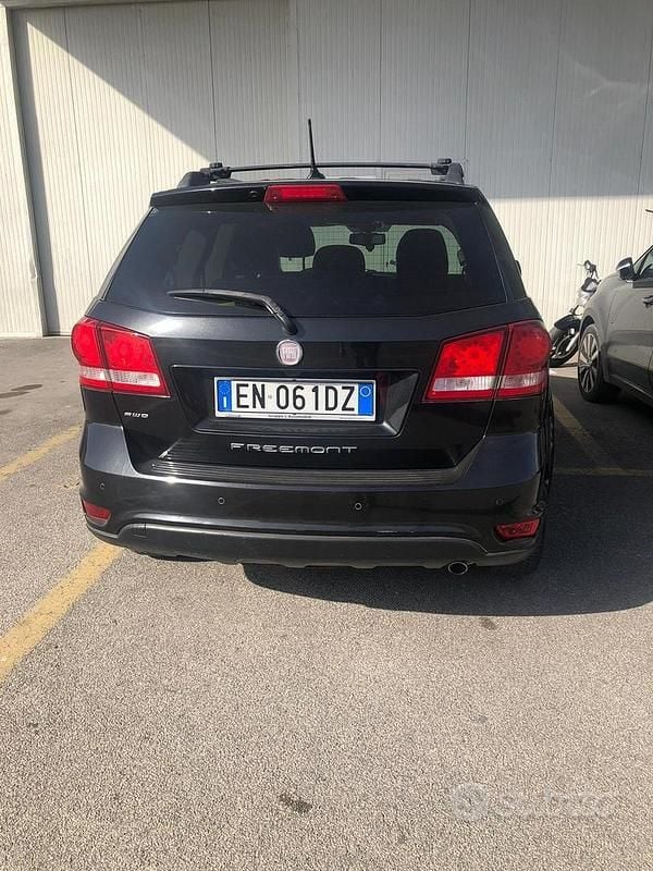 Usata Fiat Freemont 170 CV (125 kW) 2011 Nero SUV