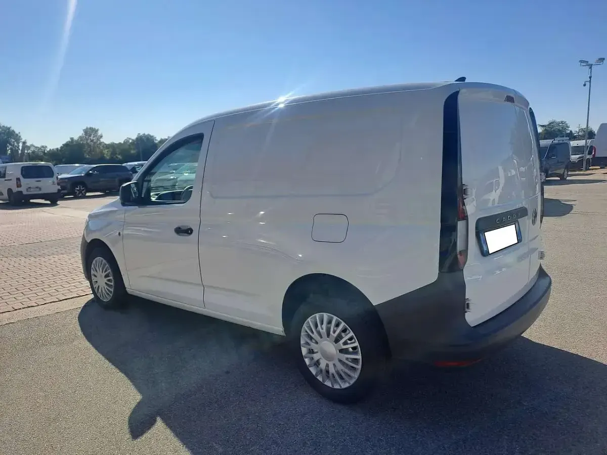 Usata VW Caddy 102 CV (75 kW) 2022 Bianco Monovolume