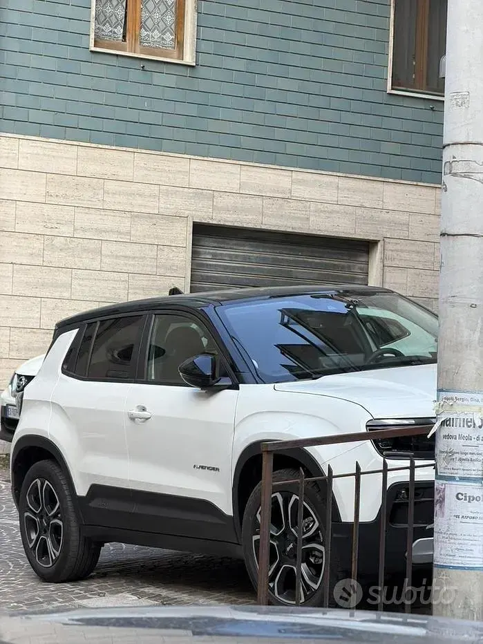 Usata Jeep Avenger Summit 61 kW (84 CV) 2024 SUV