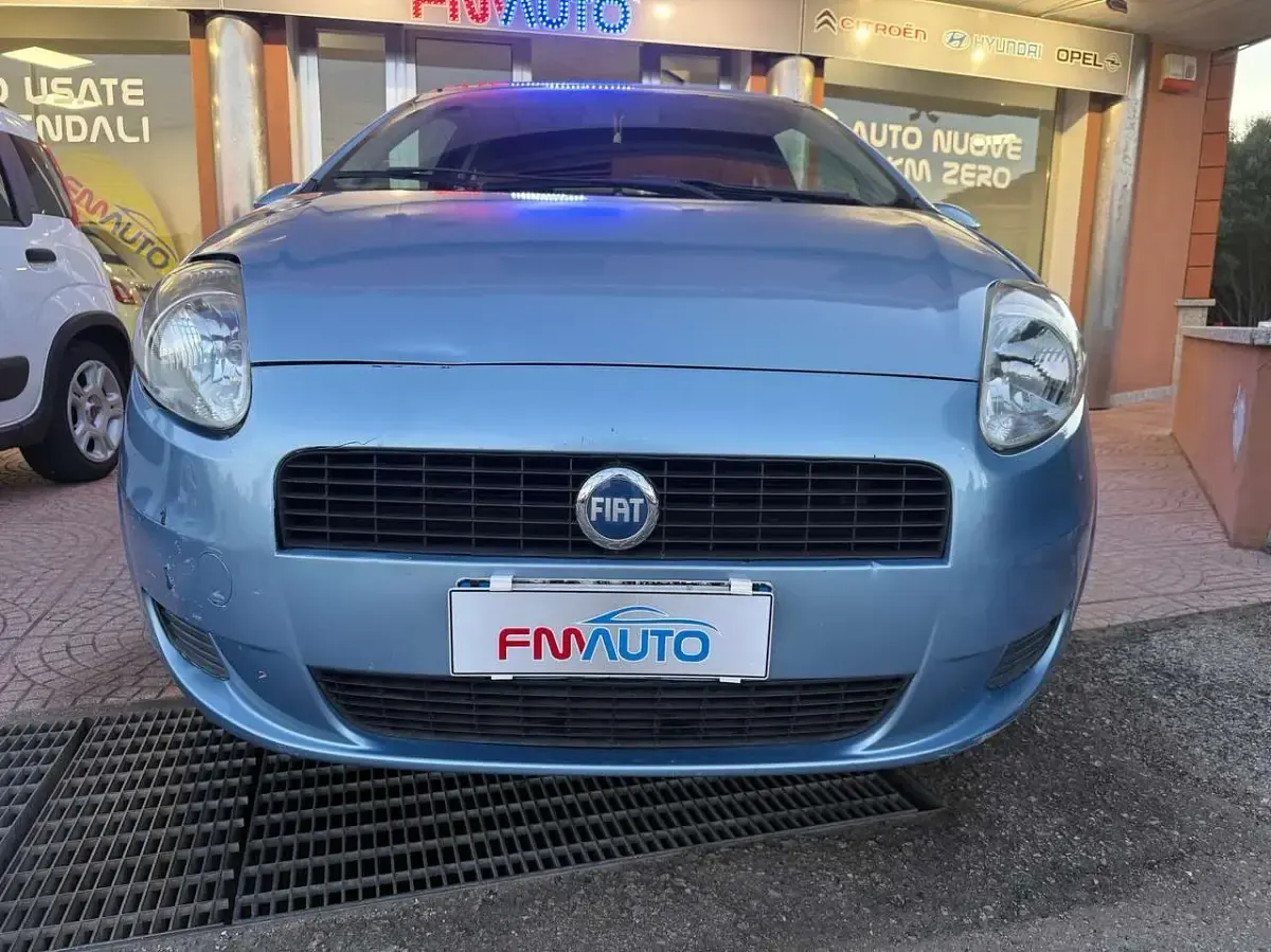 Usata Fiat Grande Punto Active 65 CV (47 kW) 2005 Azzurro Utilitaria