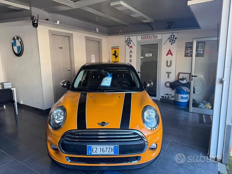 Usata Mini Cooper D Business 95 CV (69 kW) 2015 Arancione Utilitaria