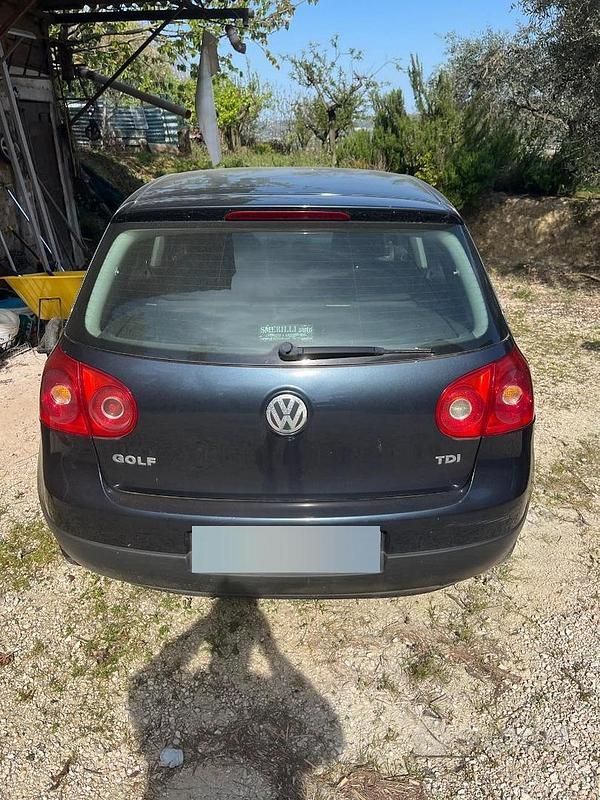 Usata VW Golf IV 105 CV (77 kW) 2005 Berlina