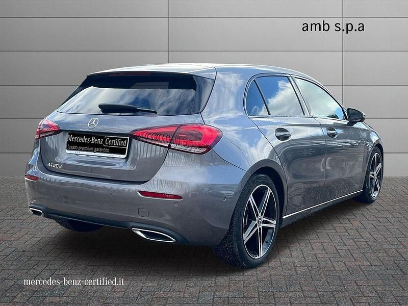 Usata Mercedes A180 Edition 116 CV (85 kW) 2023 Grigio scuro Berlina