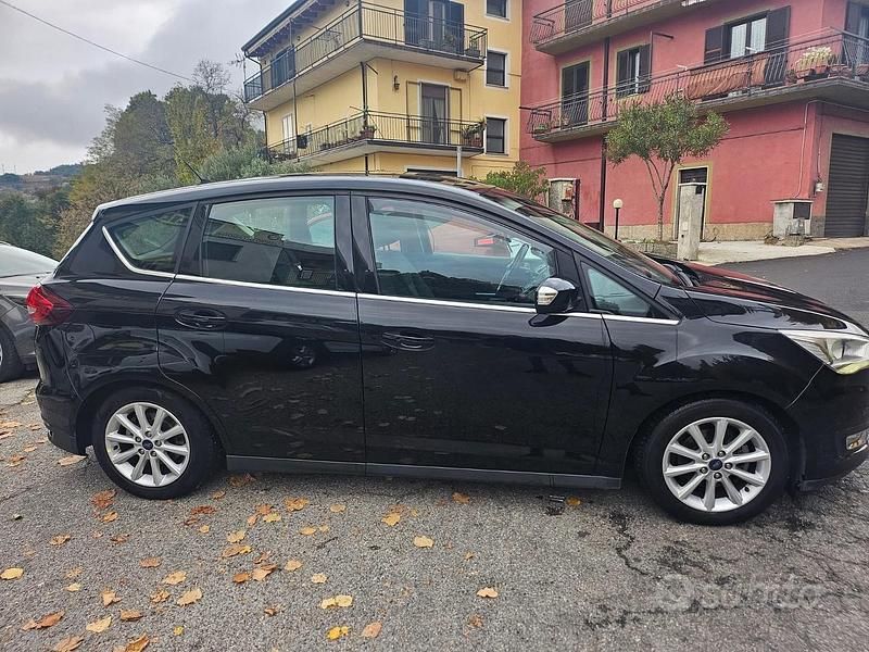 Begagnad Ford C-MAX Titanium 120 HK (88 kW) 2017 Minibuss
