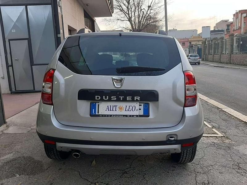 Usata Dacia Duster Lauréate 110 CV (80 kW) 2016 Argento Station wagon