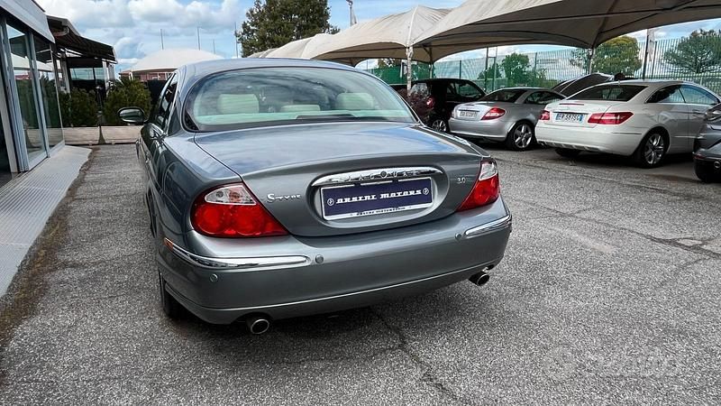 Usata Jaguar S-Type Executive 238 CV (175 kW) 2003 Grigio Berlina