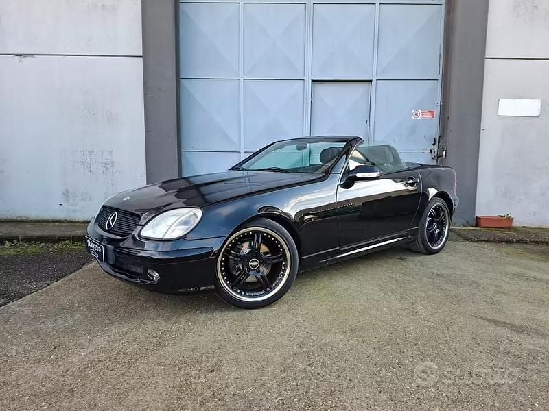 Usata Mercedes SLK200 163 CV (119 kW) 2001 Nero Cabrio