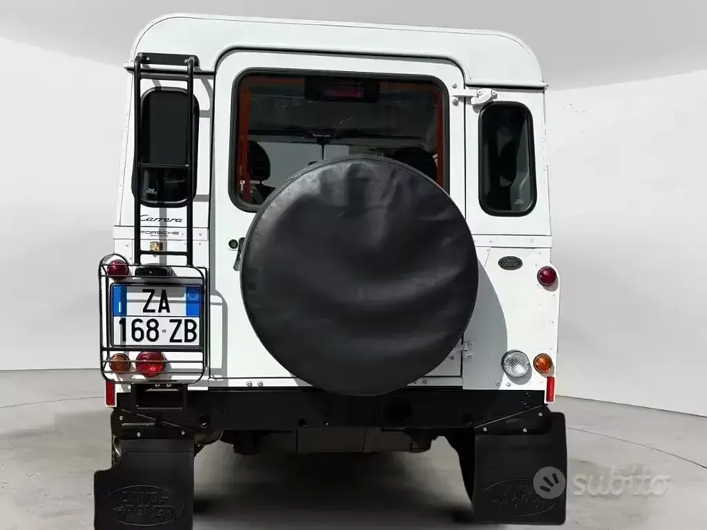 Usado Land Rover Defender 122 HP (89 kW) 2012 Branco Carrinha