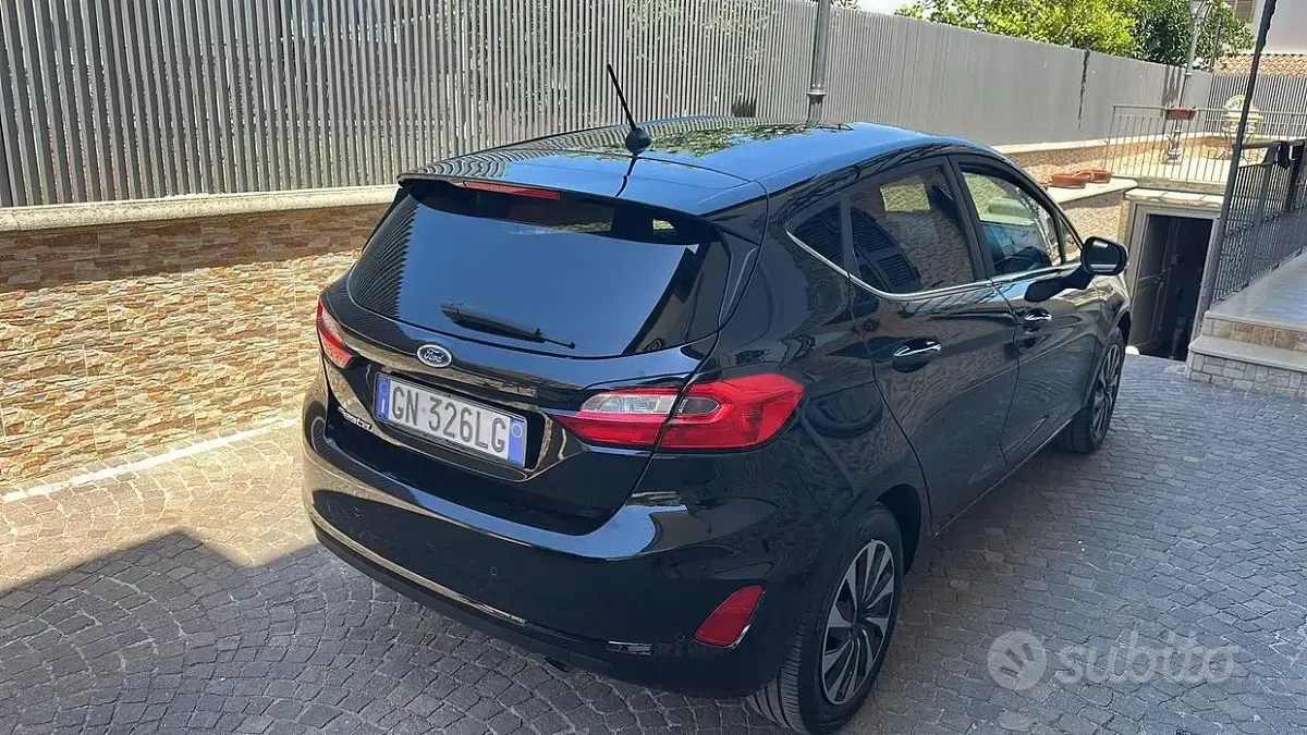 Usata Ford Fiesta 75 CV (55 kW) 2023 Nero Utilitaria