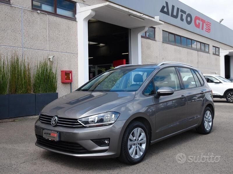 Grigio Usata 2016 VW Golf Sportsvan Comfortline Monovolume | 11.200 € (Ottimo prezzo) - Immagine 1/4