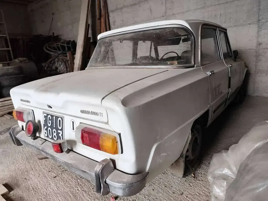 Usata Alfa Romeo Giulia 1300 Ti 106 CV (77 kW) 1970 Bianco Berlina