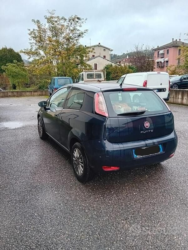 Blu Usata 2014 Fiat Punto Evo Utilitaria | 3500 € (Ottimo prezzo) - Immagine 1/3