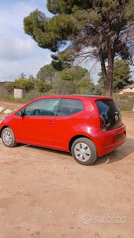 Usata VW up! 74 CV (54 kW) 2018 Rosso Utilitaria