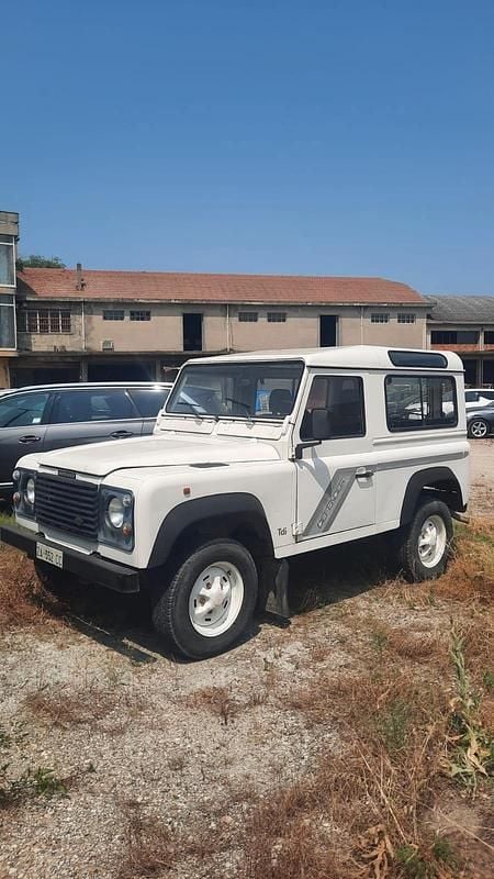 Usata Land Rover Defender 122 CV (89 kW) 1999 Bianco Station wagon