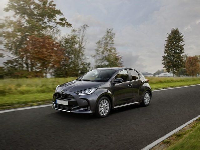 Grigio Usata 2023 Mazda 2 Tre volumi | 19.950 € (Buon prezzo) - Immagine 1/1
