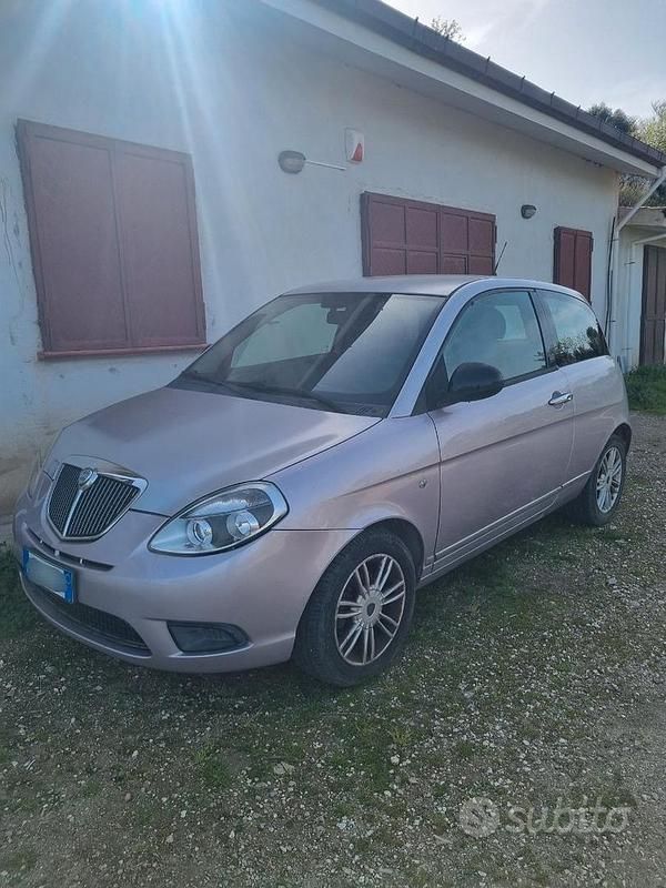 Usata Lancia Ypsilon 2011 Utilitaria