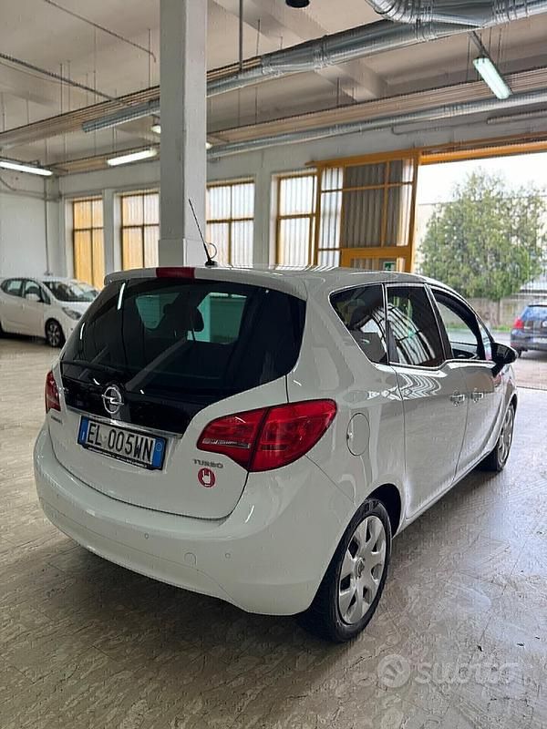 Usata Opel Meriva 120 CV (88 kW) 2012 Bianco Monovolume