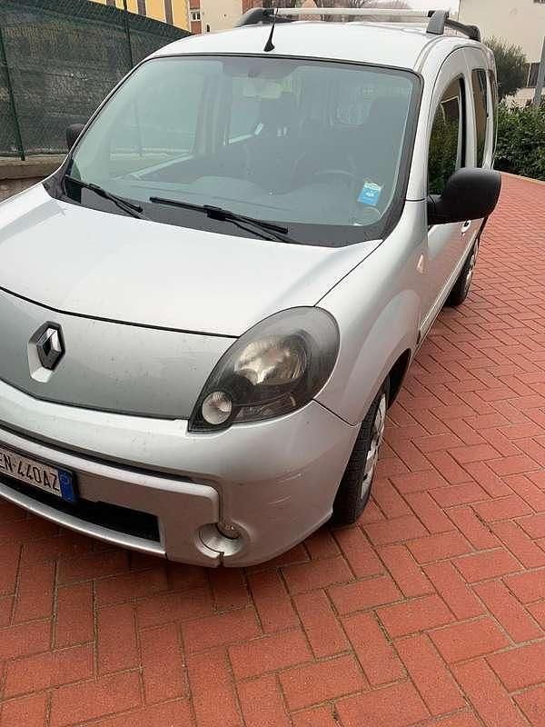 Usata Renault Kangoo 90 CV (66 kW) 2012 Grigio Monovolume