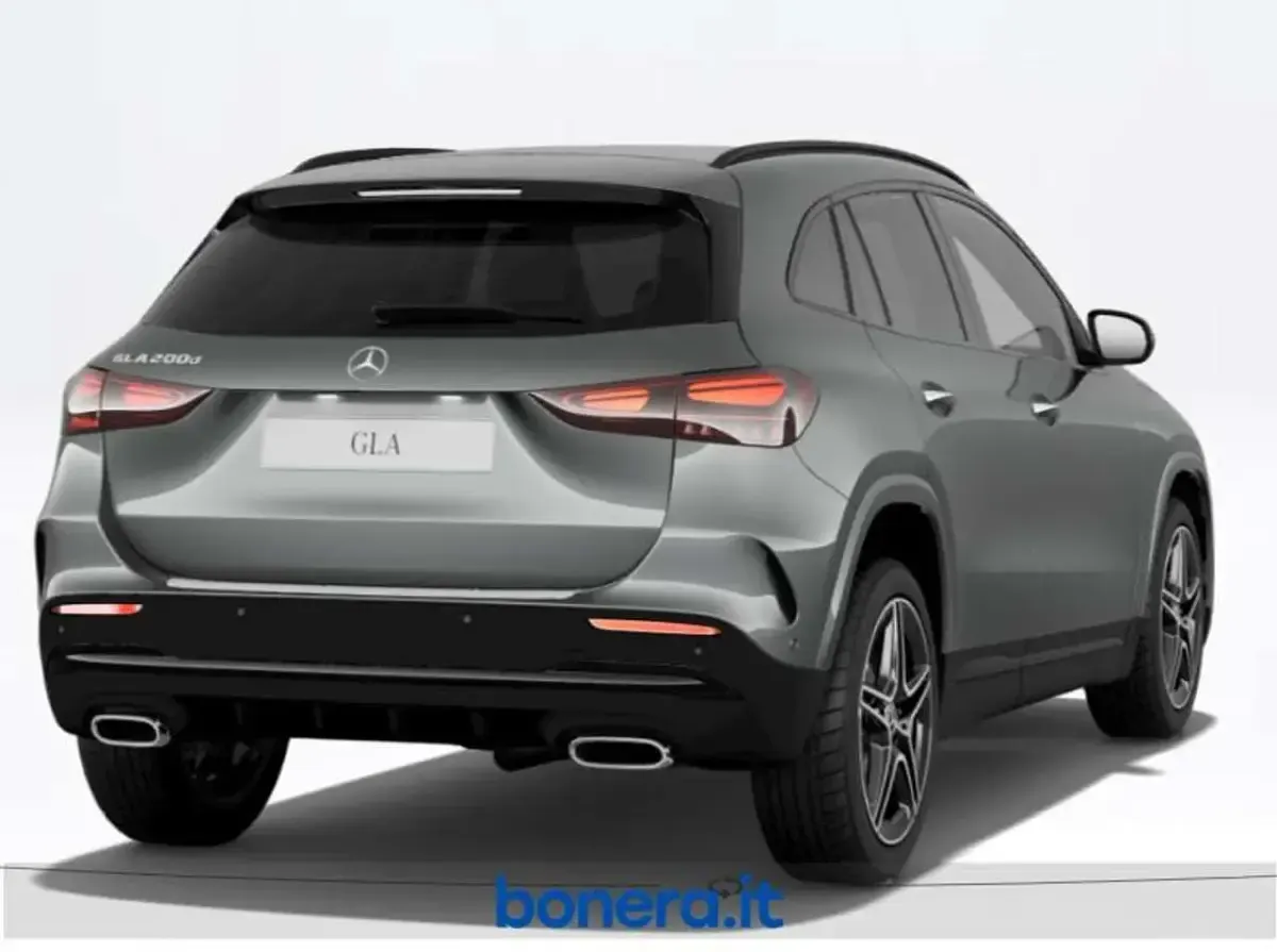 Nuova Mercedes GLA200 AMG line 150 CV (110 kW) 2026 Grigio montagna SUV