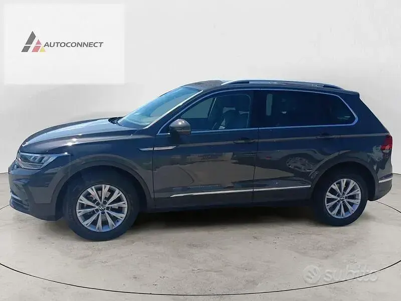 Usata VW Tiguan Life 150 CV (110 kW) 2022 Grigio SUV