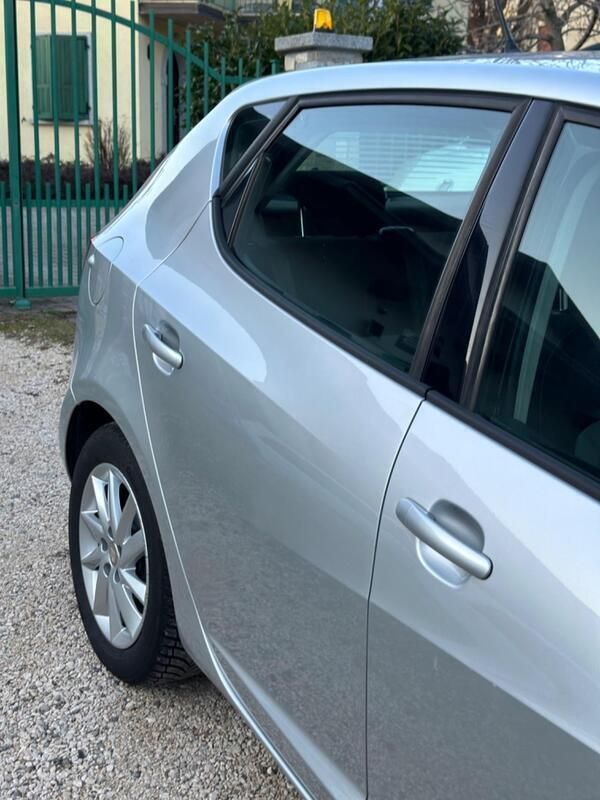 Usata Seat Ibiza Style 82 CV (60 kW) 2014 Argento Berlina