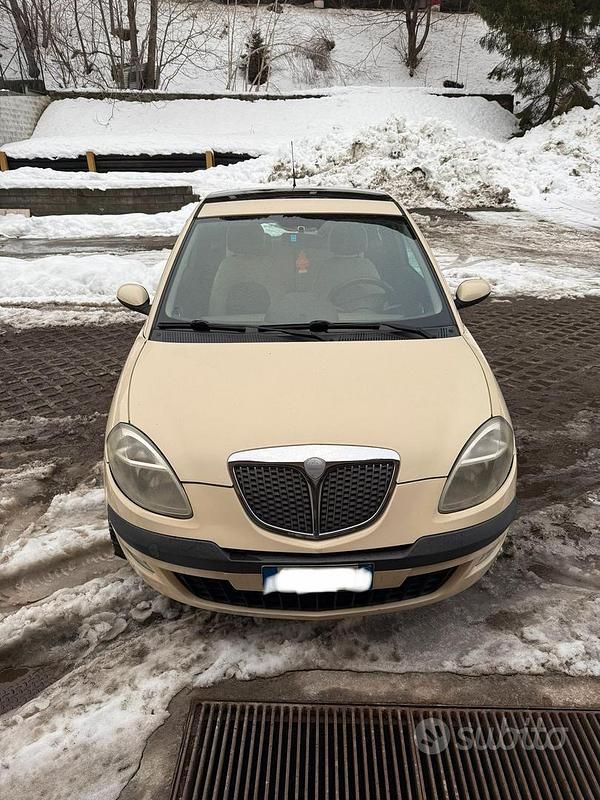 Usata Lancia Ypsilon 2003 Utilitaria