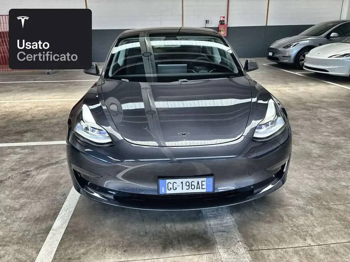 Usata Tesla Model 3 Long Range AWD 324 kW (441 CV) 2021 Midnight silver metallic Berlina