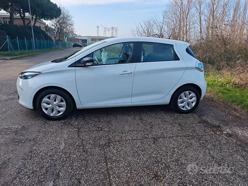 Usata Renault Zoe 67 kW (92 CV) 2019 Bianco Utilitaria