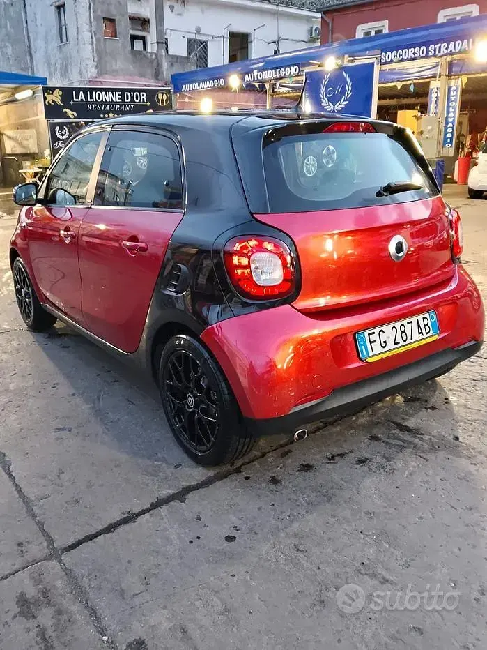 Usata Smart ForFour 71 CV (52 kW) 2016 Rosso Utilitaria