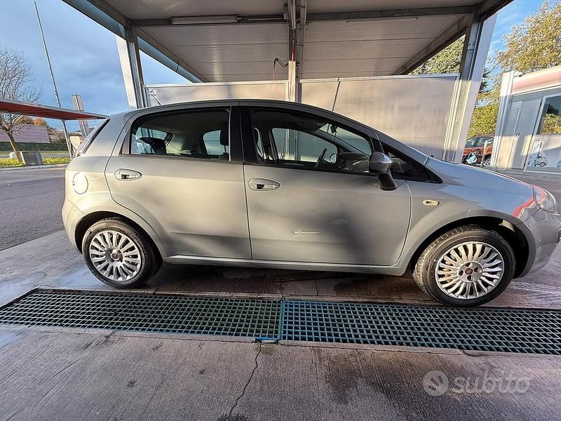 Usata Fiat Punto Evo Dynamic 65 CV (47 kW) 2009 Grigio Utilitaria