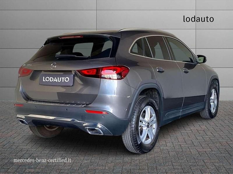 Usata Mercedes GLA180 116 CV (85 kW) 2023 Grigio SUV