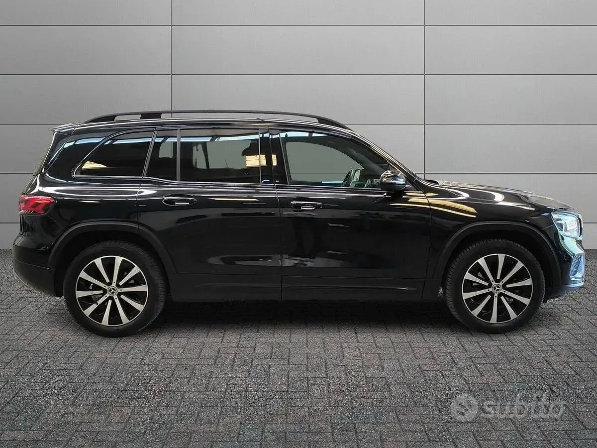 Usata Mercedes GLB180 Premium 116 CV (85 kW) 2021 Nero SUV