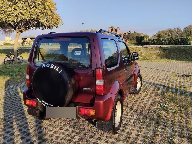 Usata Suzuki Jimny 82 CV (60 kW) 2000 Rosso SUV