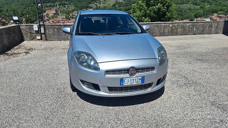 Usata Fiat Bravo Dynamic 120 CV (88 kW) 2011 Grigio Utilitaria