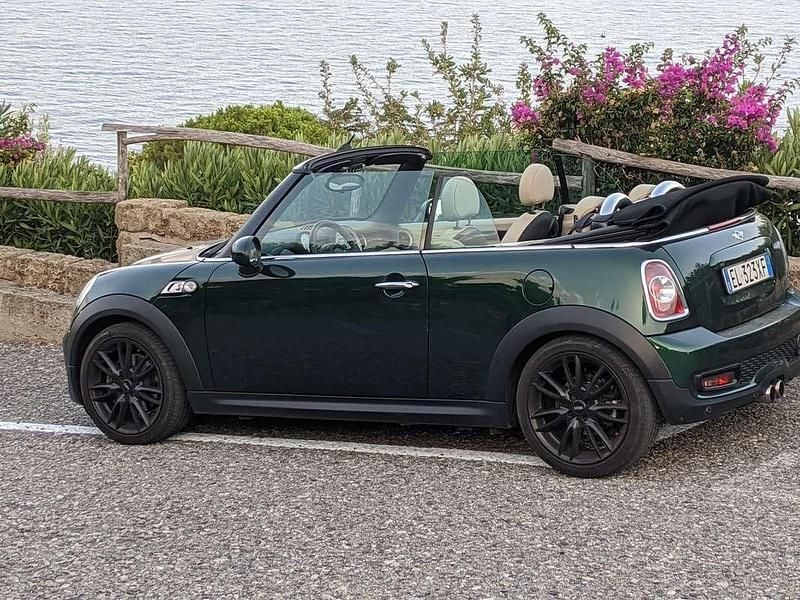 Usata Mini Cooper S Cabriolet 184 CV (135 kW) 2012 Verde Cabrio