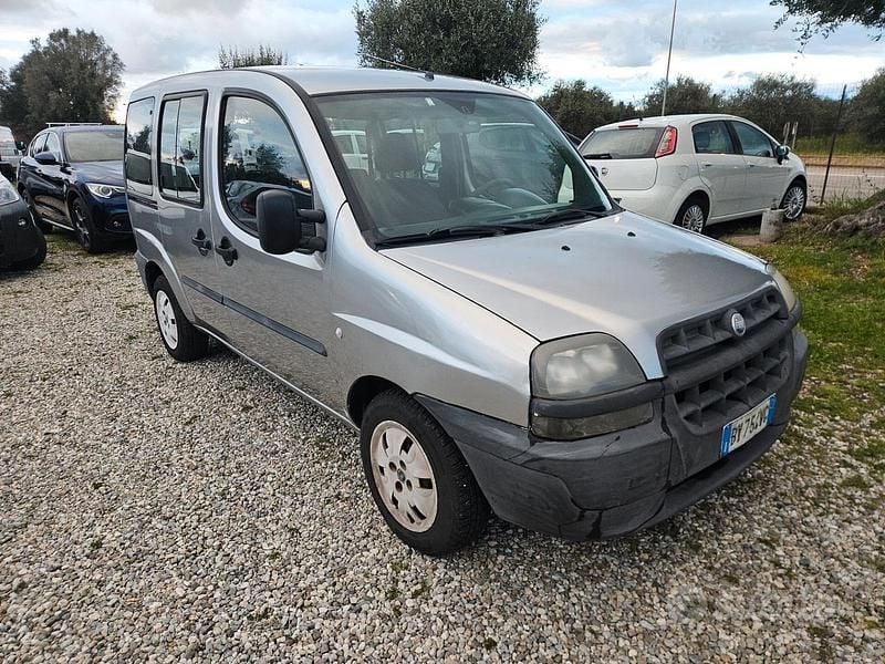 Usata Fiat Doblò 65 CV (47 kW) 2002 Grigio Monovolume
