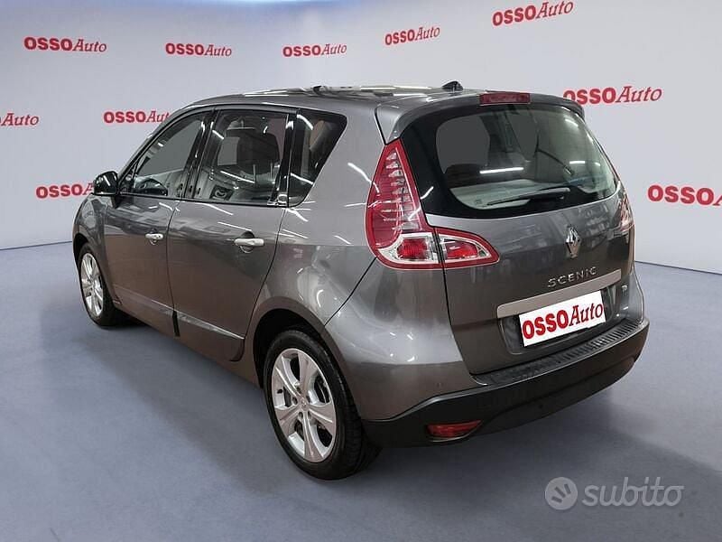 Usata Renault Scénic III 130 CV (95 kW) 2011 Grigio Monovolume