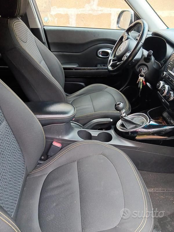 Usata Kia Soul 128 CV (94 kW) 2015 Grigio SUV