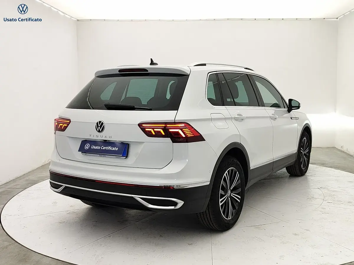 Usata VW Tiguan Elegance 150 CV (110 kW) 2023 Bianco SUV