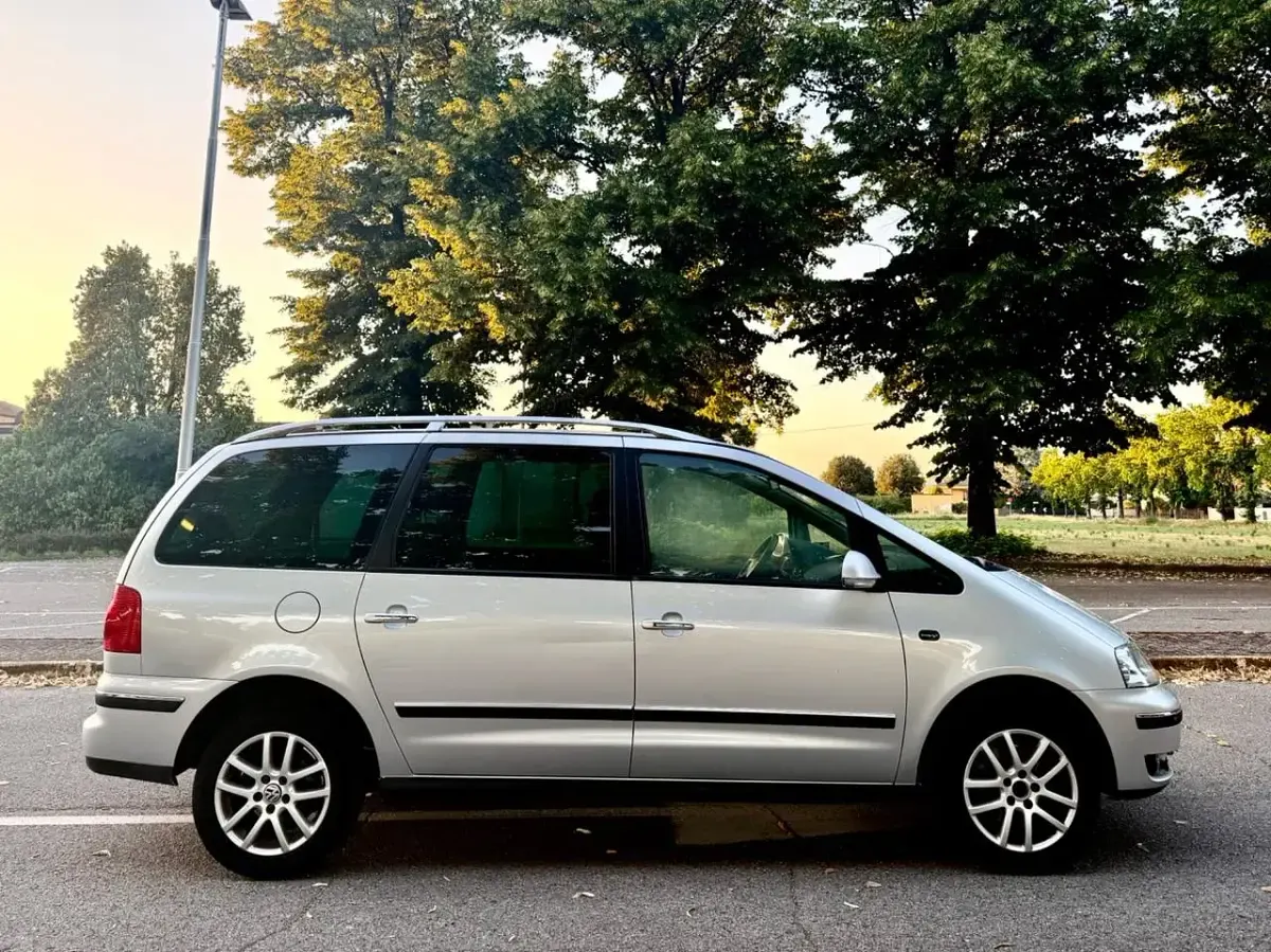 Usata VW Sharan 116 CV (85 kW) 2009 Argento Monovolume