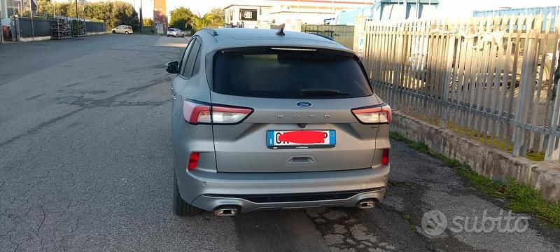 Usata Ford Kuga ST-Line 150 CV (110 kW) 2023 Grigio SUV