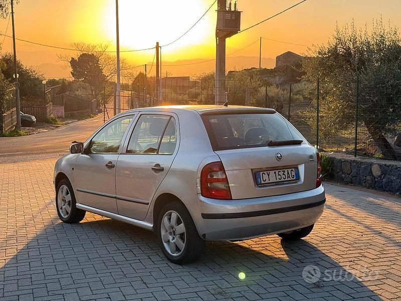 Usata Skoda Fabia 105 CV (77 kW) 2004 Grigio Berlina