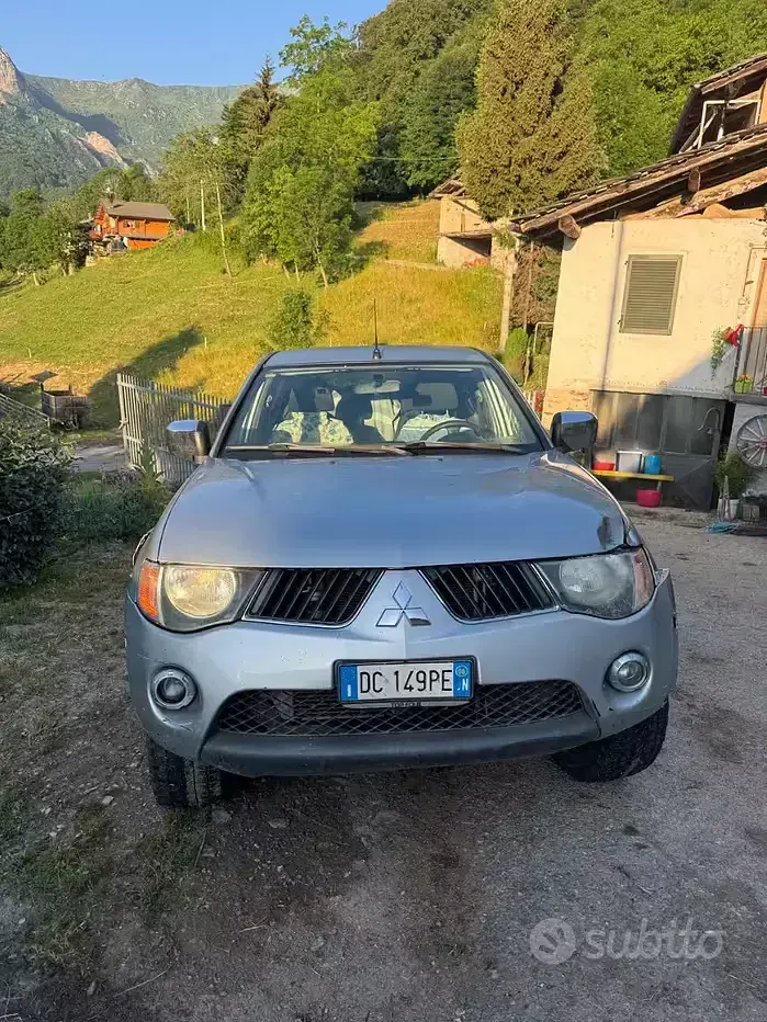 Usata Mitsubishi L200 136 CV (100 kW) 2006 Bluazzurro Pick-up