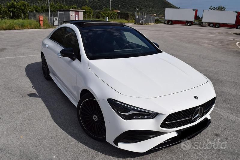 Bianco Usata 2023 Mercedes CLA200 AMG Line Premium Plus Coupé | 42.990 € (Molto cara) - Immagine 1/4