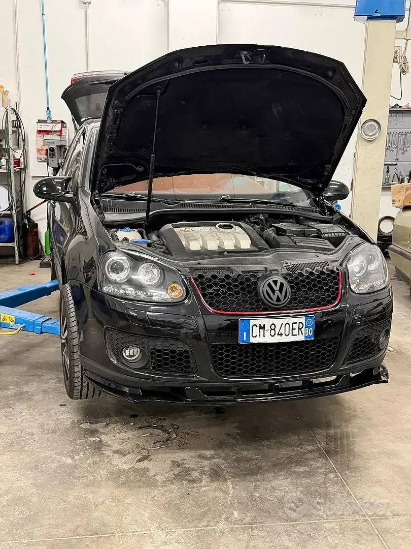 Usata VW Golf V GTI 105 CV (77 kW) 2004 Nero Utilitaria