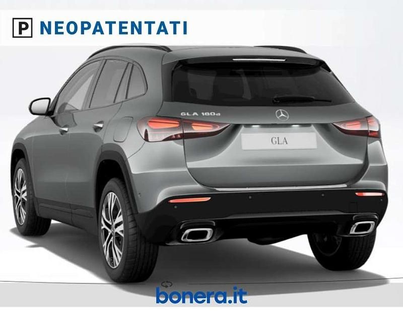 Uusi Mercedes GLA180 Advanced Plus 116 HP (85 kW) 2026 Harmaa Katumaasturi