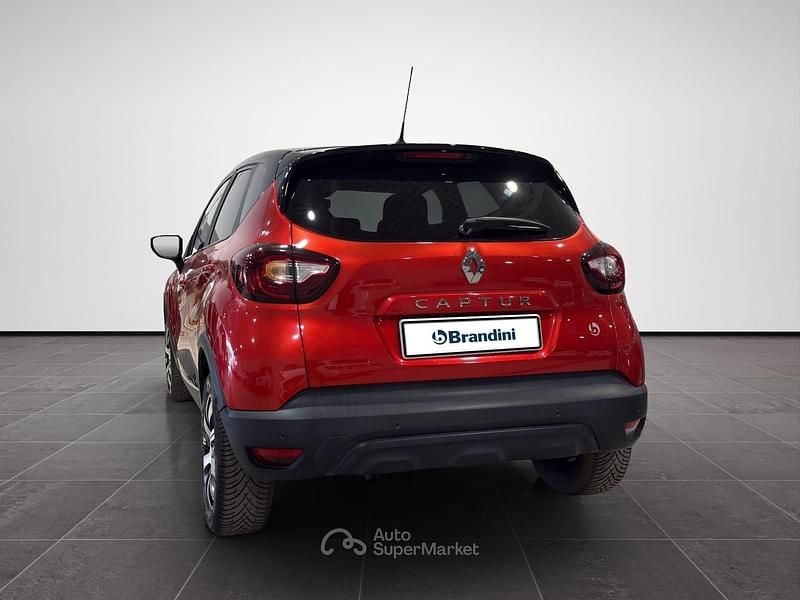 Usata Renault Captur 90 CV (66 kW) 2019 Rosso SUV