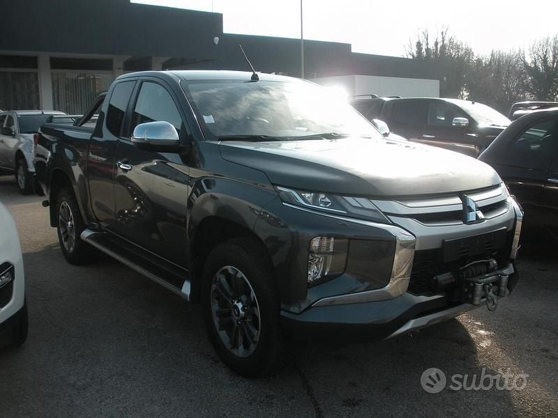Usata Mitsubishi L200 Intense 151 CV (111 kW) 2022 Grigio Pick-up